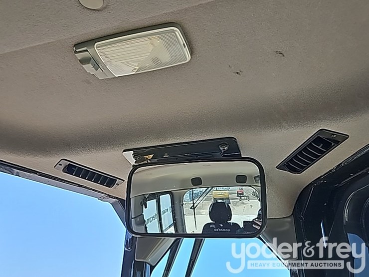 2021-komatsu-d65px-18-image-59