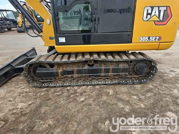2021-caterpillar-305.5-image-21