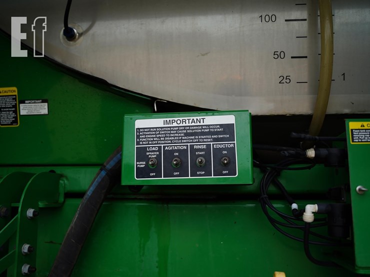 2011-john-deere-4930-image-33