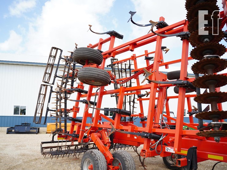 2015-kuhn-krause-6205-31-image-15