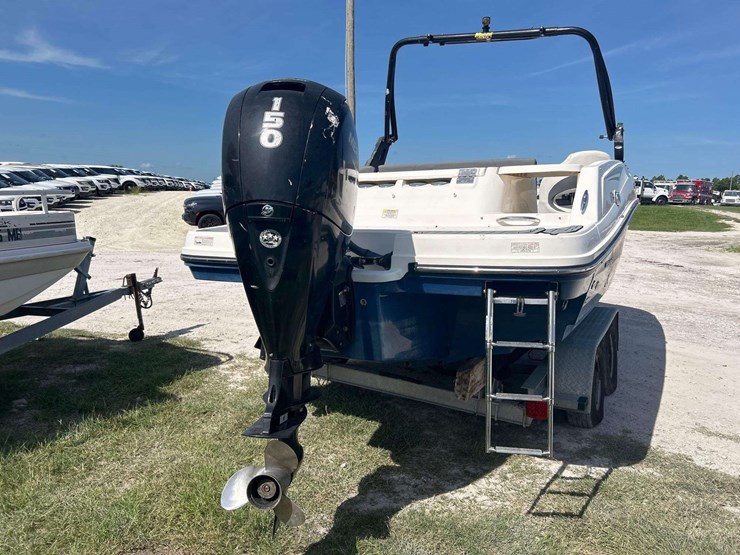 2017-bayliner-vr5-21ft-bowrider-boat-with-29ft-t/a-boat-trailer-image-25