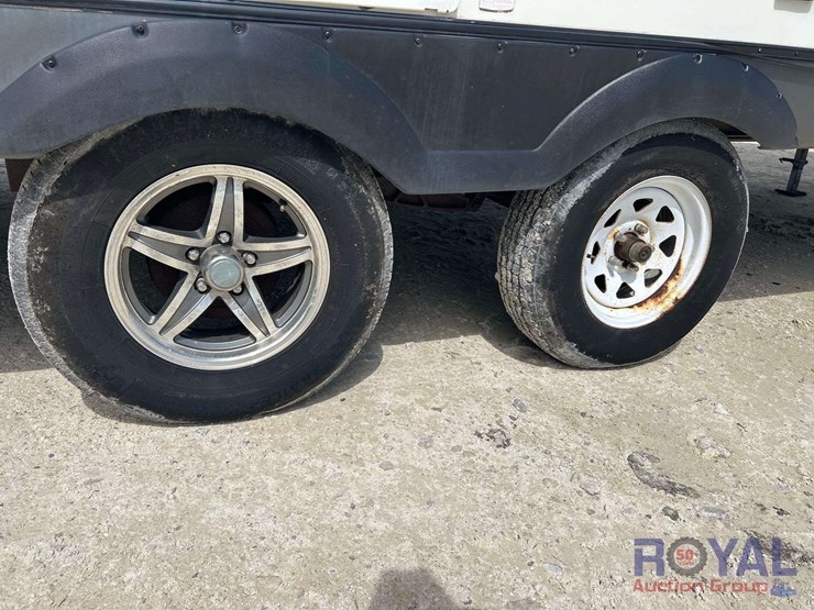 2015-revere-shasta-27db-5th-wheel-travel-trailer-image-33