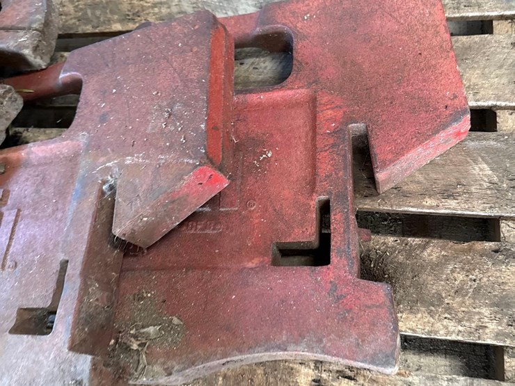 2-ih-stamped-suitcase-weights-and-a-wheel-weight-image-4
