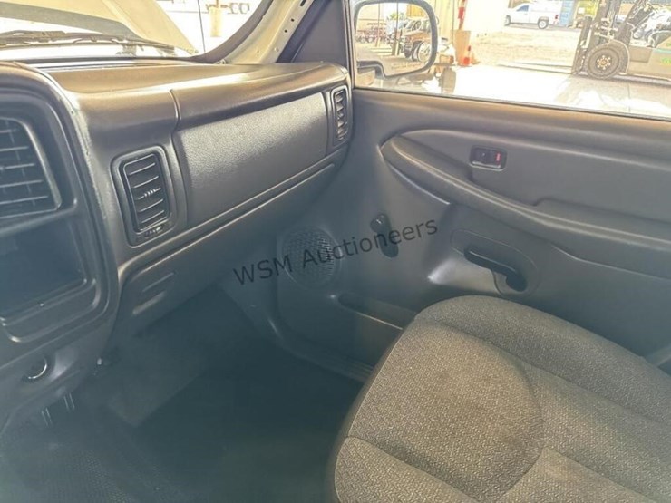 2006-chevrolet-silverado-1500-image-18