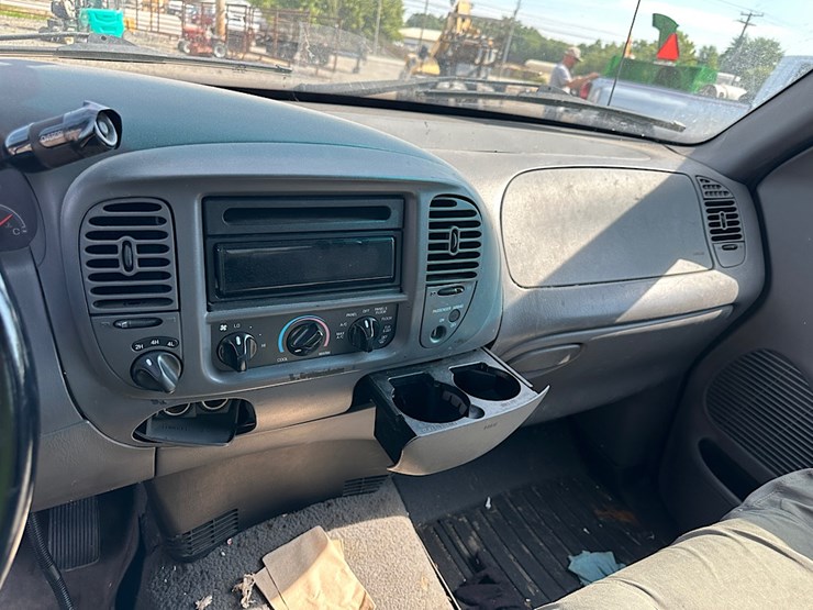 2001-ford-f150-image-14