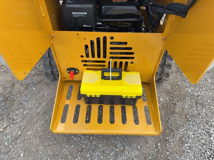sdll30-stand-on-skid-loader-image-5