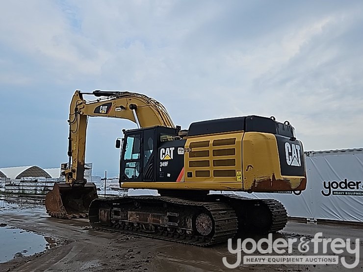2021-caterpillar-349-image-3