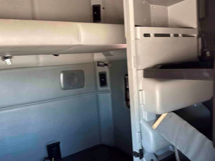 2020-kenworth-t680-image-14