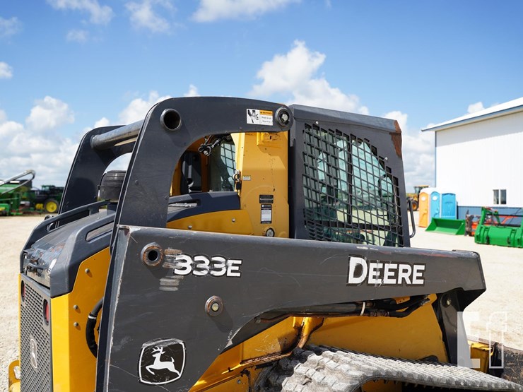 2015-deere-333e-image-18