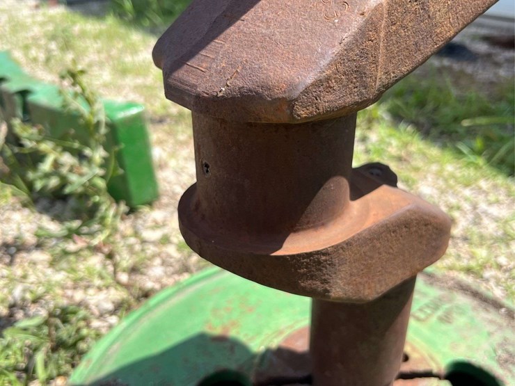 john-deere-model-g-crankshaft-and-flywheel-image-7