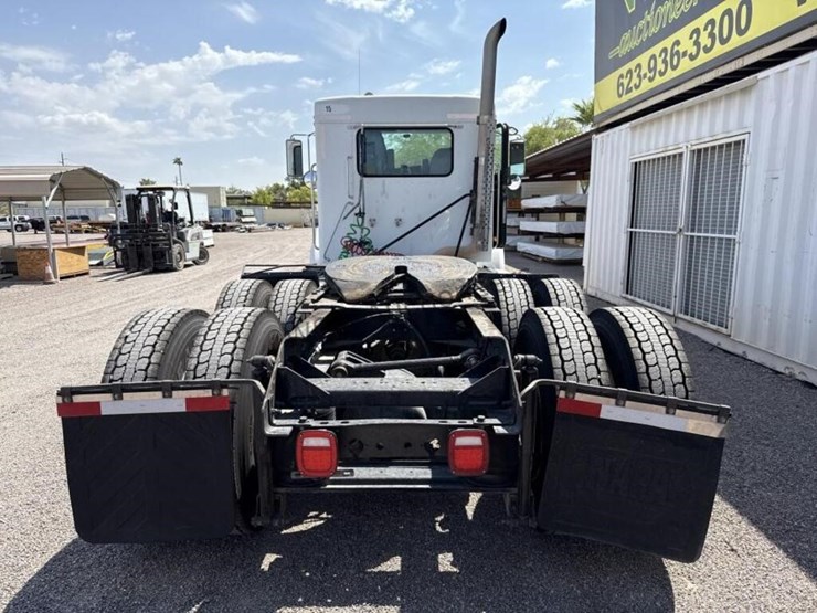 2006-kenworth-t300-image-6