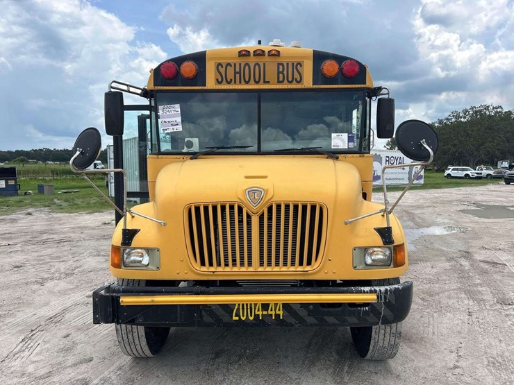 2004-ic-corporation-3000ic-school-bus-image-20