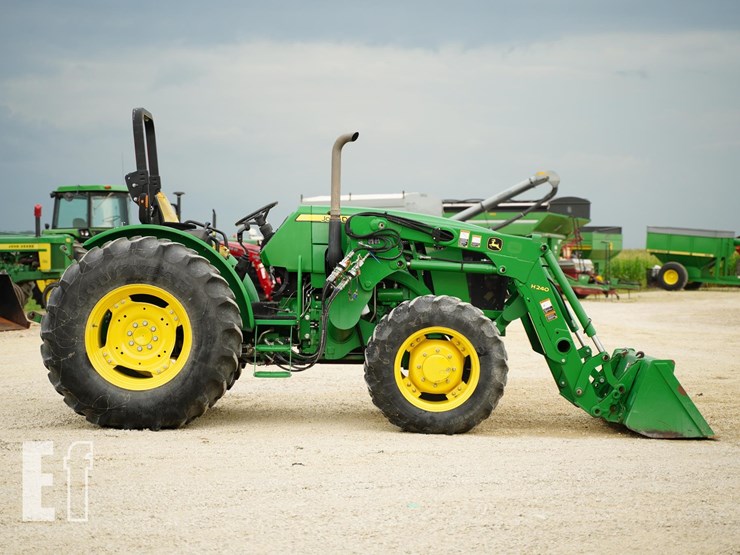 2013-john-deere-5100e-image-4
