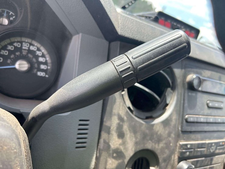 2016-ford-f550-image-17