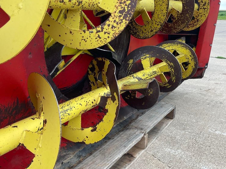farm-king-960-8ft-snowblower-image-18