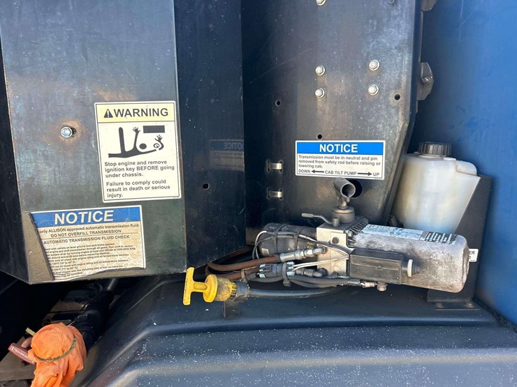 garbage-truck-image-13