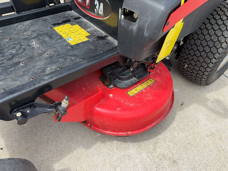 2015-graveley-zero-turn-mower-image-21