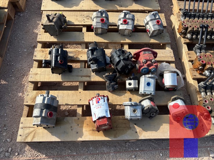 (17)-assorted-size-hydraulic-motors-image-1
