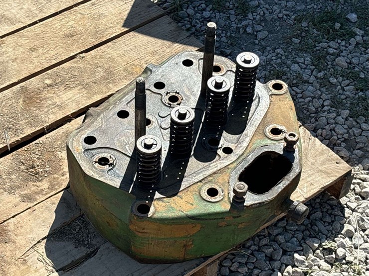 john-deere-model-g-head-image-11