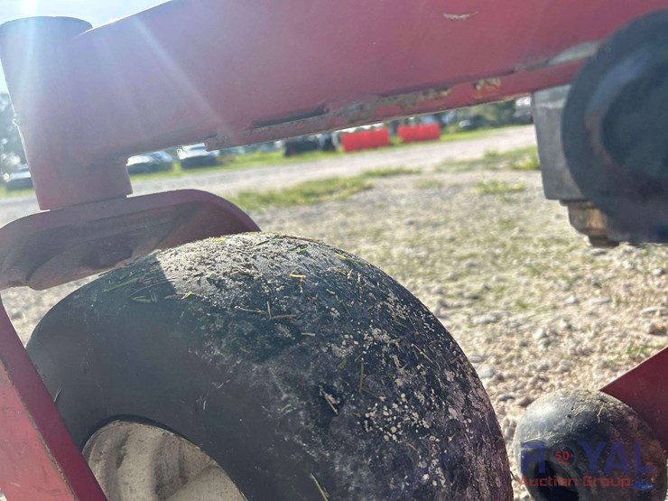 2019-exmark-lazer-z-s-series-72in-zero-turn-mower-image-12
