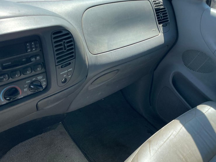 1996-ford-f150-image-32