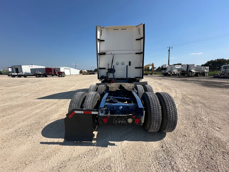 2017-international-prostar-image-6