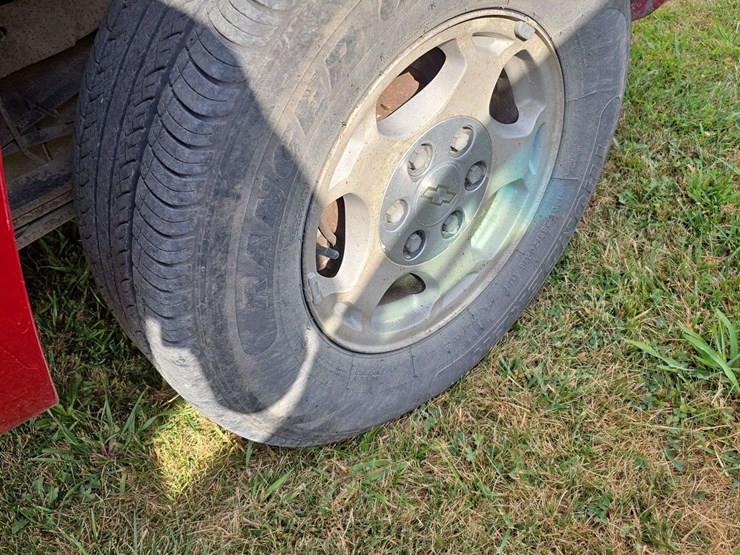 2004-chevrolet-1500-image-9