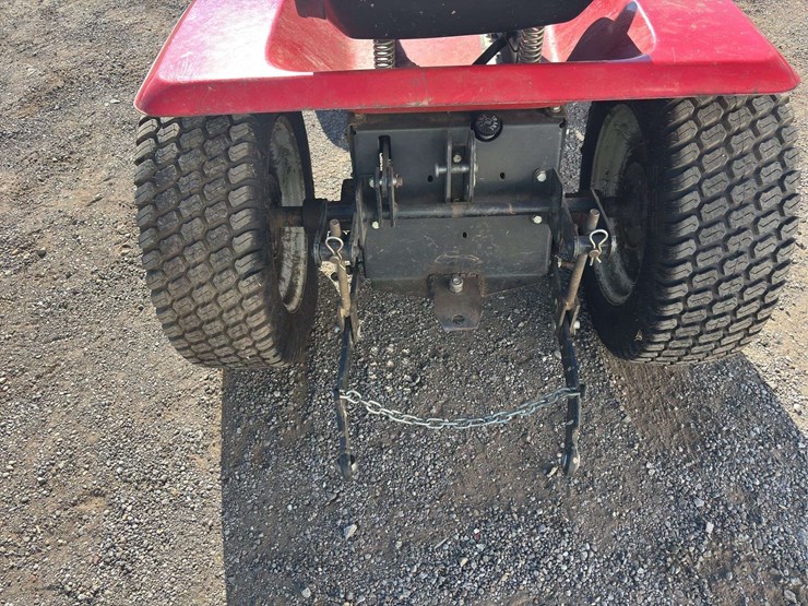 mtd-lawn-tractor-image-10