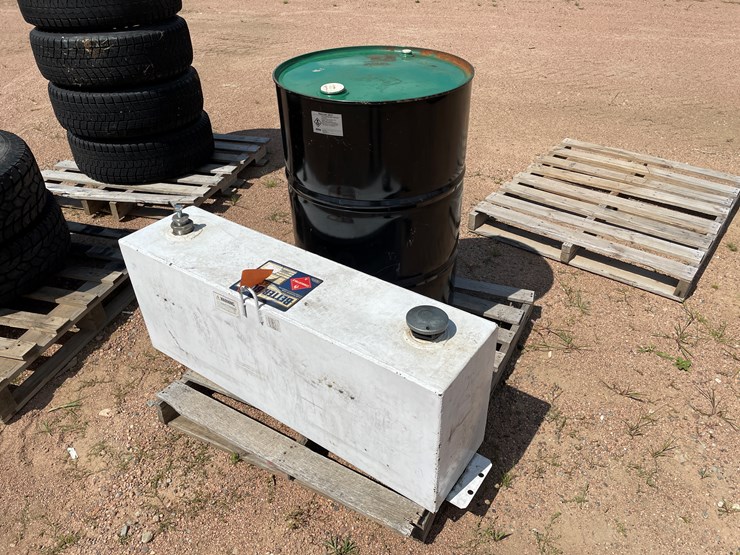 #4755-•-better-built-36-gallon-vertical-transfer-tank-and-steel-barrel-image-1