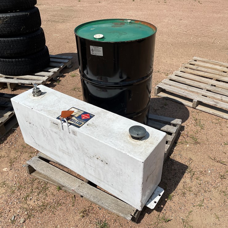 #4755 • Better Built 36 Gallon Vertical Transfer Tank and Steel Barrel