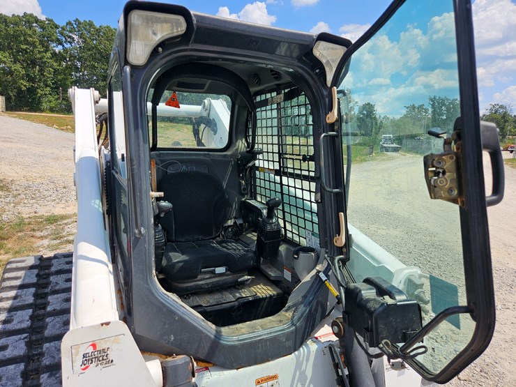 2019-bobcat-t870-image-30