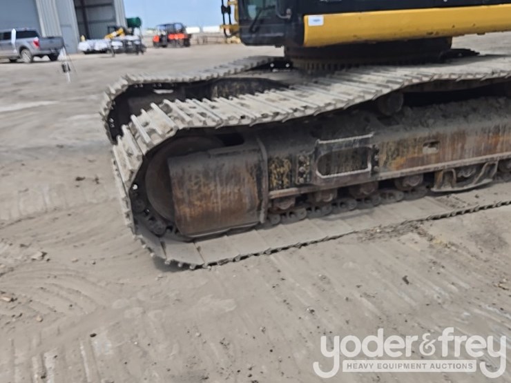 2021-caterpillar-349-image-14