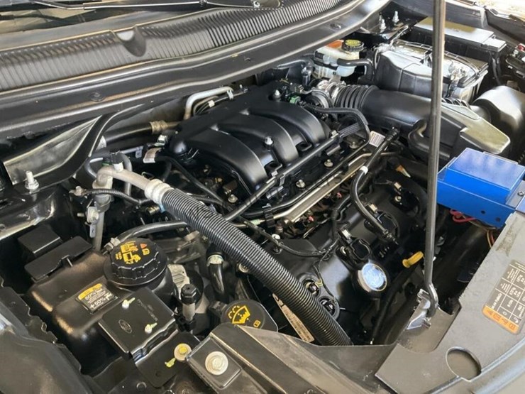 2017-ford-explorer-image-11