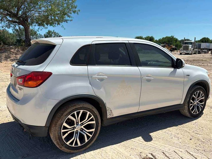 2016-mitsubishi-outlander-image-4