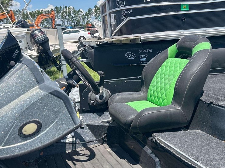 2017-nitro-z-19ft-bass-boat-with-26ft-t/a-boat-trailer-image-13