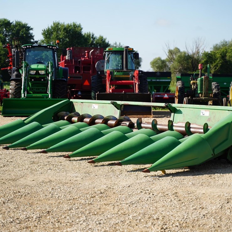 1988 JOHN DEERE 843