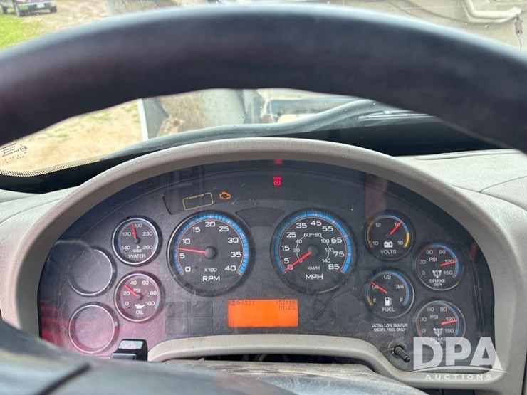 2013-international-durastar-4400-image-66