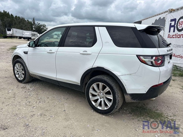 2017-land-rover-discovery-suv-image-4
