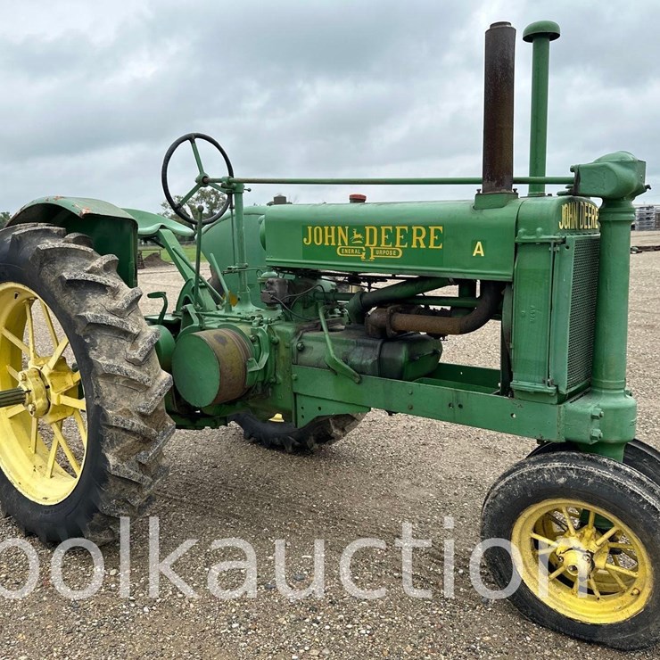 JOHN DEERE A