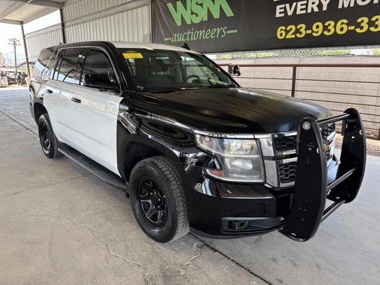 2017-chevrolet-tahoe-image-2