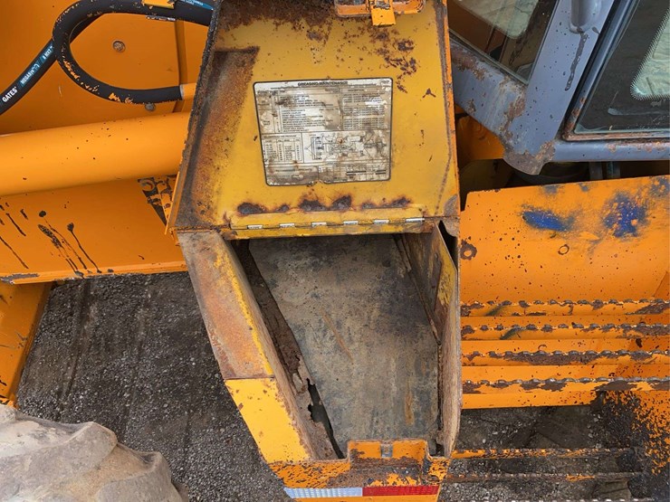 2007-deere-410j-image-21