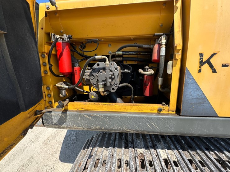 2013-volvo-ec220dl-image-11