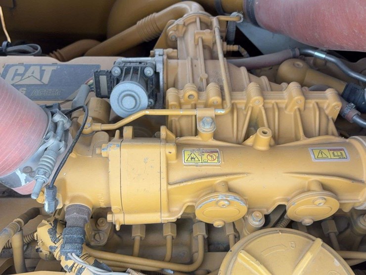 2013-cat-dgn-lgp-dozer-image-38