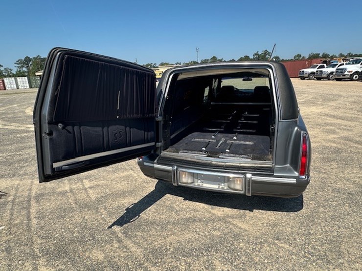 #22948-•-1997-cadillac-victoria-hearse-image-19