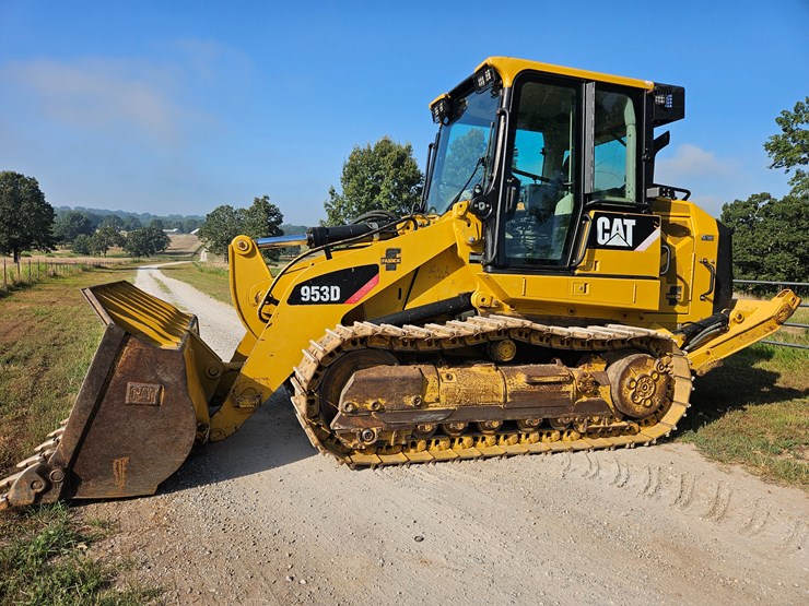 2014-caterpillar-953d-image-6