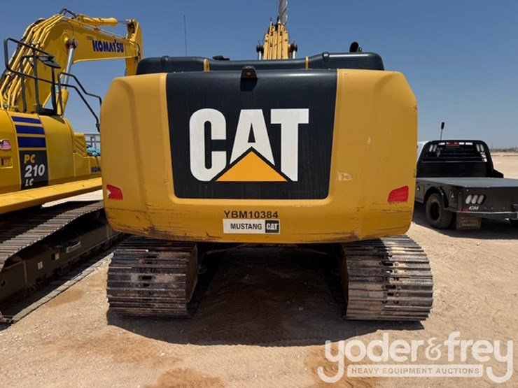 2017-caterpillar-320-image-2
