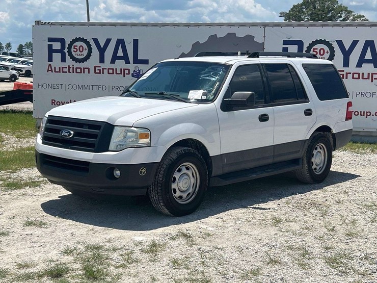 2012-ford-expedition-xlt-image-1