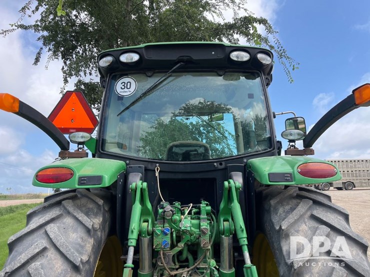 2014-john-deere-6140r-image-34