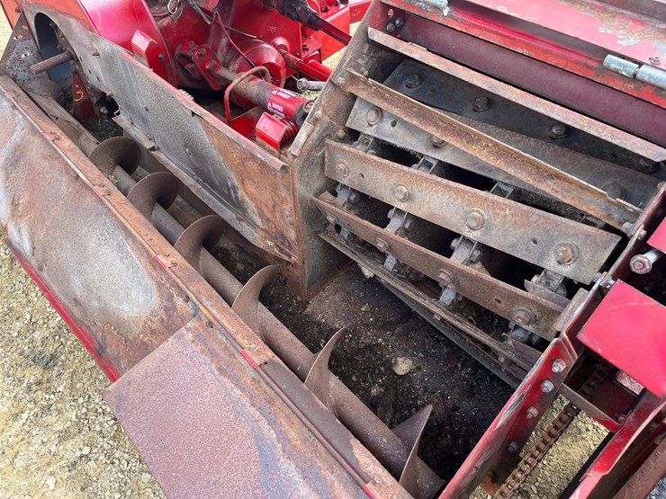 new-holland-900-image-10