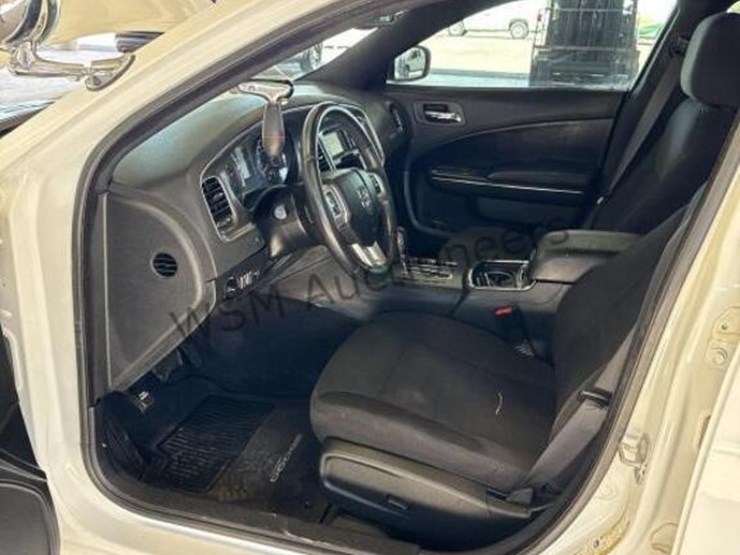 2013-dodge-charger-se-sdn-image-19